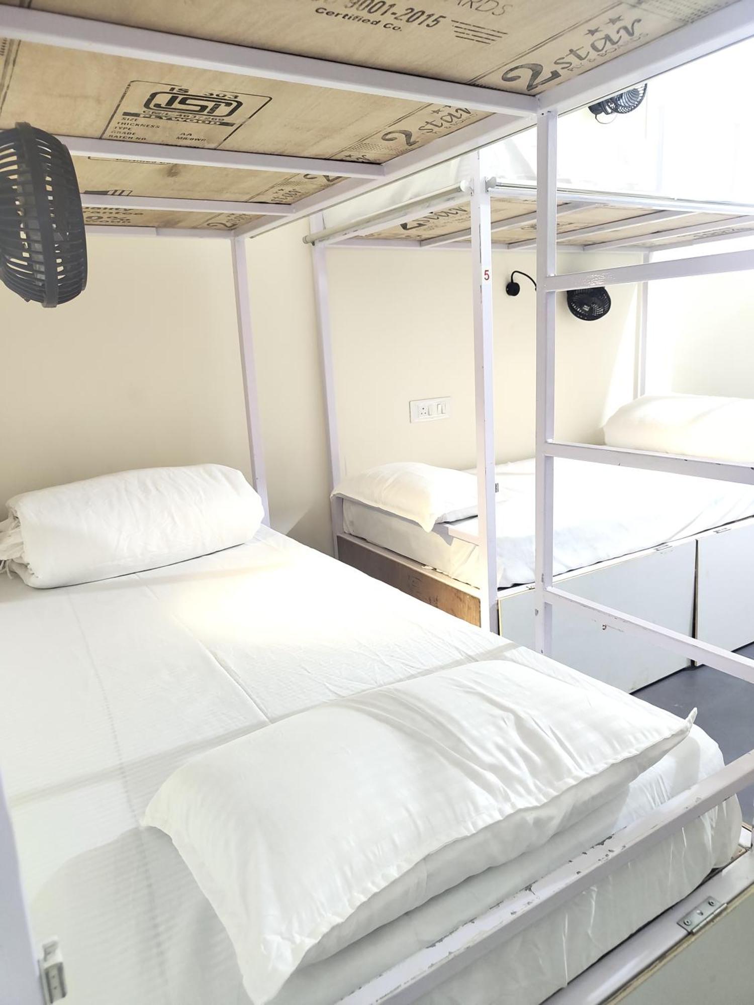 Hot - House Of Travellers, Vagator Vandrarhem Rum bild